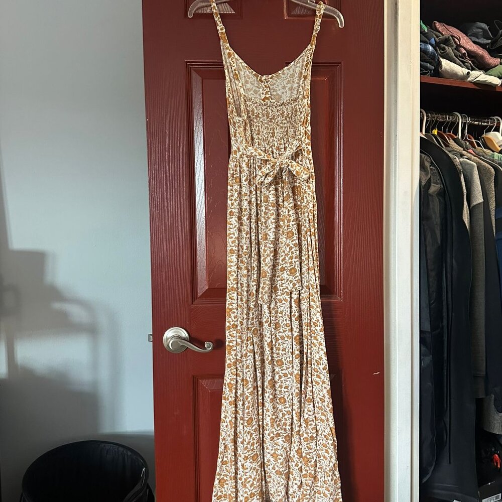 Floral Maxi Dress - Excellent Condition (Size Medium)